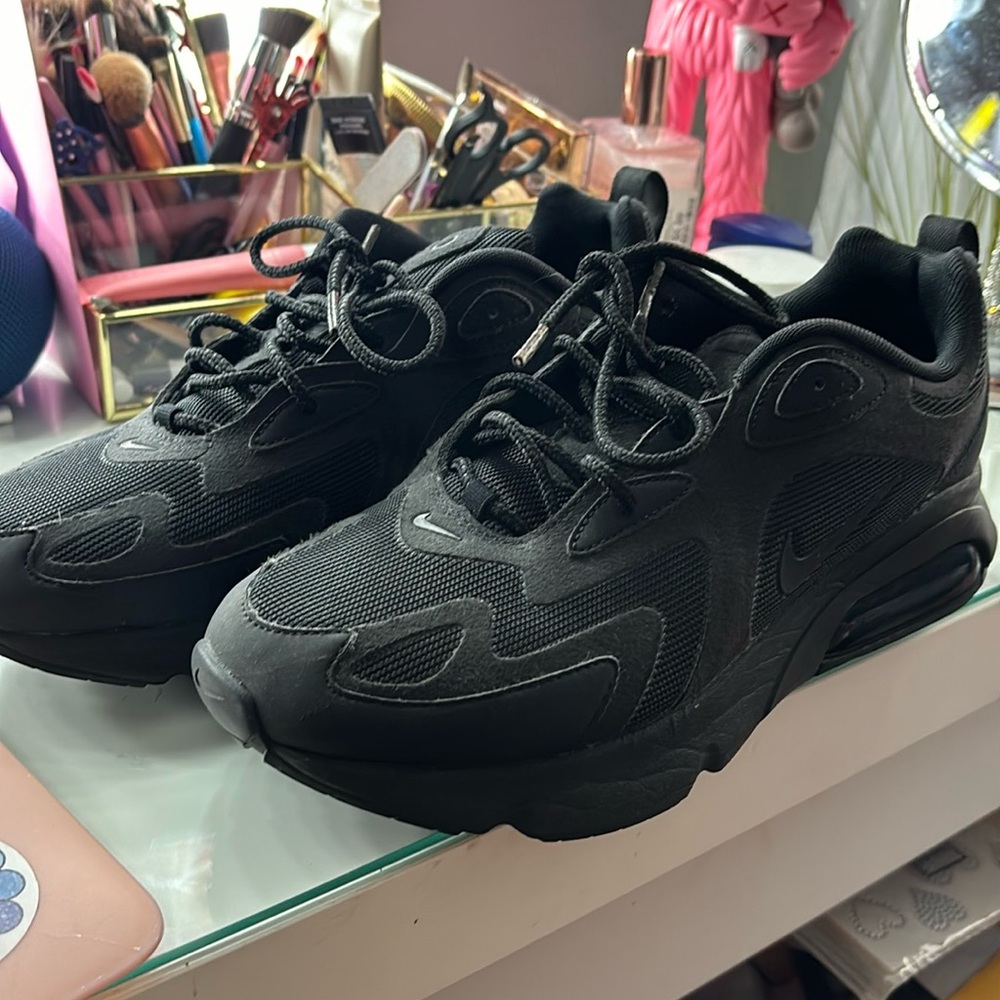 Nike Air Max 200 Triple Black Sneaker Youth 7Y Running Shoe AT5627-001